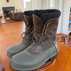 Sorel Men's Boots in Brown and Green